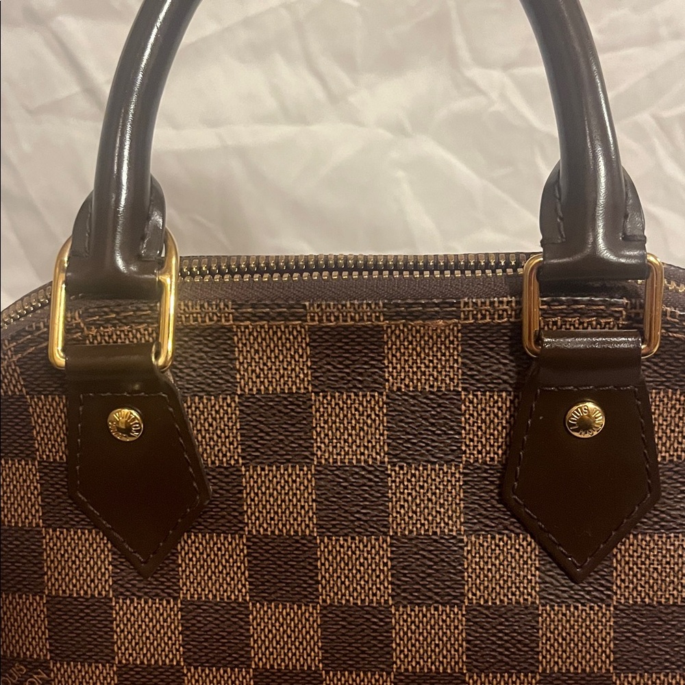 Louis Vuitton Alma BB - Picture 12 of 16